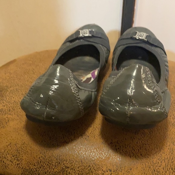 Coach Gray Patent Leather Flats - Picture 4 of 6